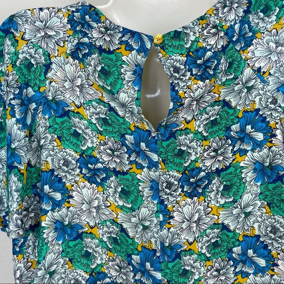 Banana Republic v-neck top with flutter sleeves S - Picture 7 of 10